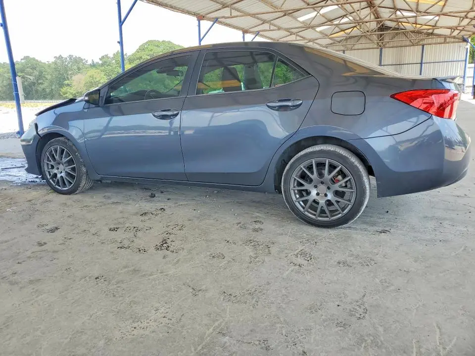 2018 TOYOTA COROLLA SE  