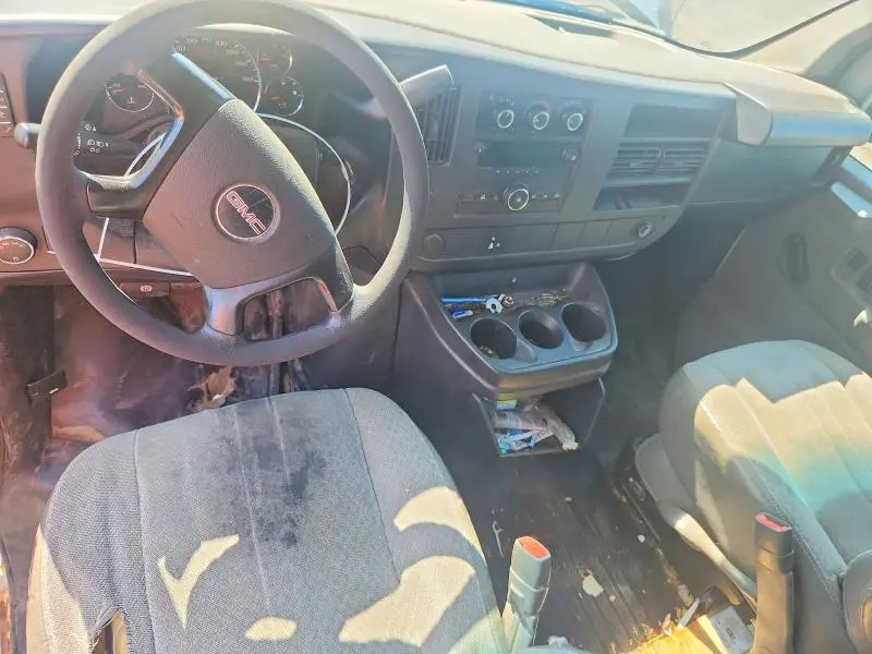 2010 GMC SAVANA G2500  