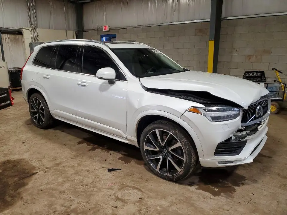 2022 VOLVO XC90 T6 MOMENTUM  