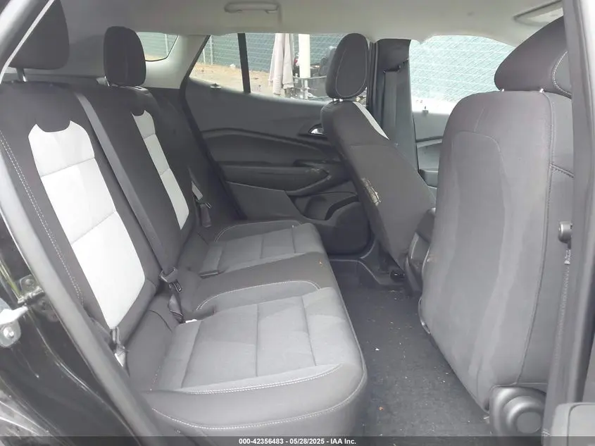 2025 CHEVROLET TRAX FWD LS