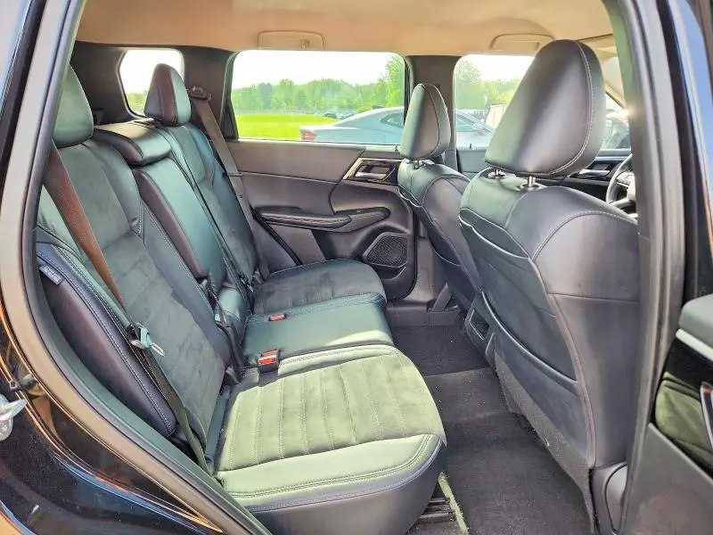 2023 MITSUBISHI OUTLANDER SE  