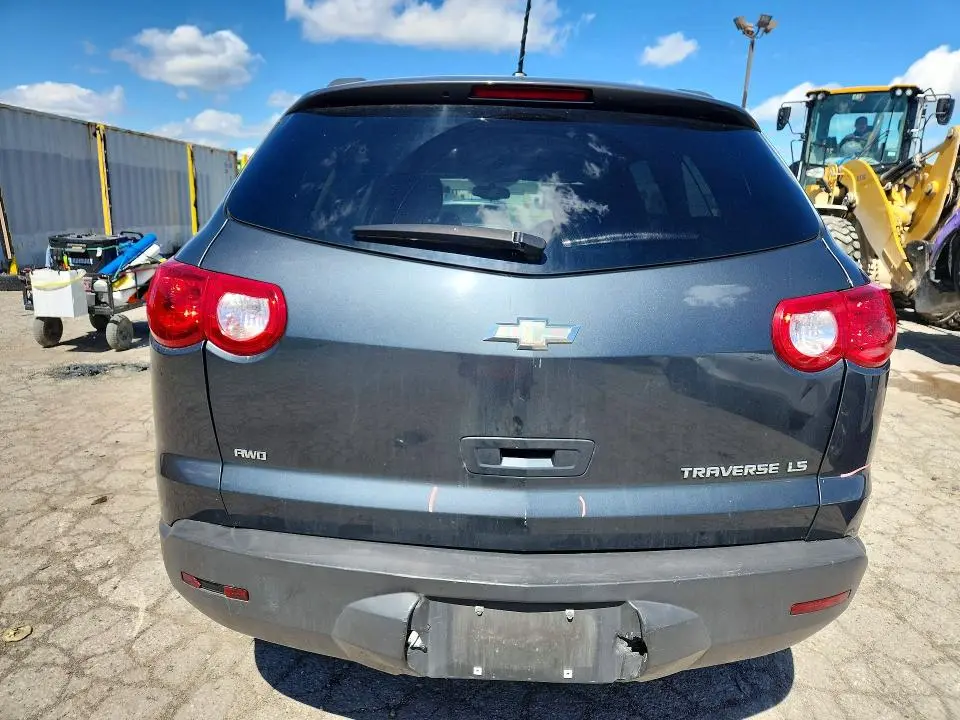 2011 CHEVROLET TRAVERSE LS  