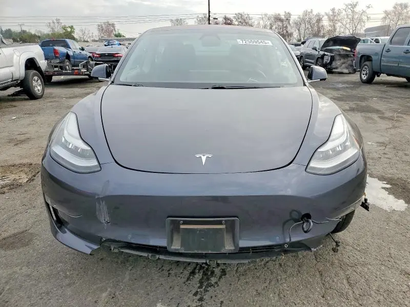 2018 TESLA MODEL 3   