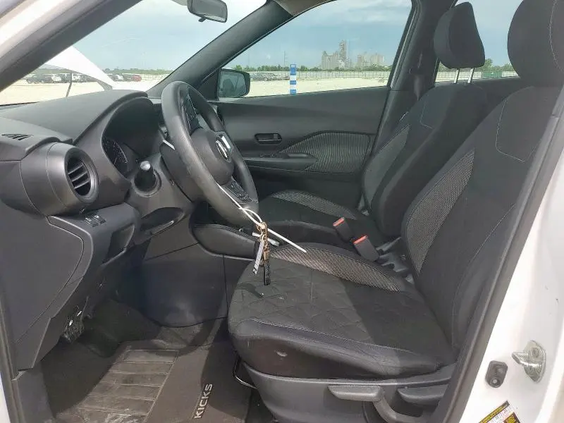 2018 NISSAN KICKS S  