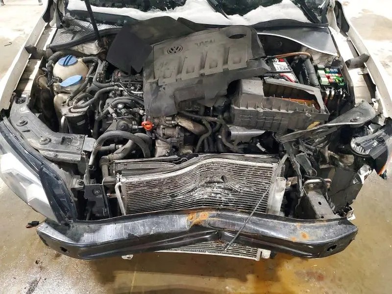 2013 VOLKSWAGEN PASSAT S  