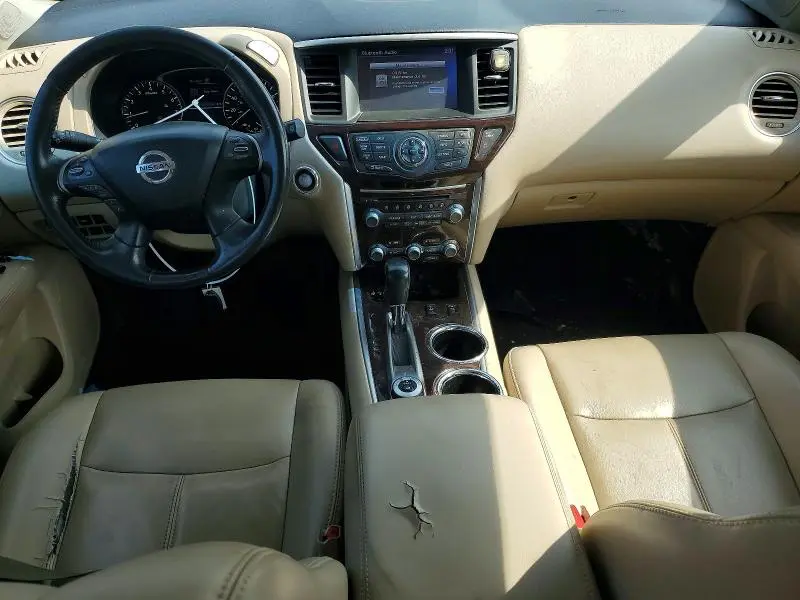 2016 NISSAN PATHFINDER SL  