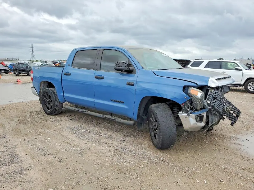 2020 TOYOTA TUNDRA CREWMAX SR5  