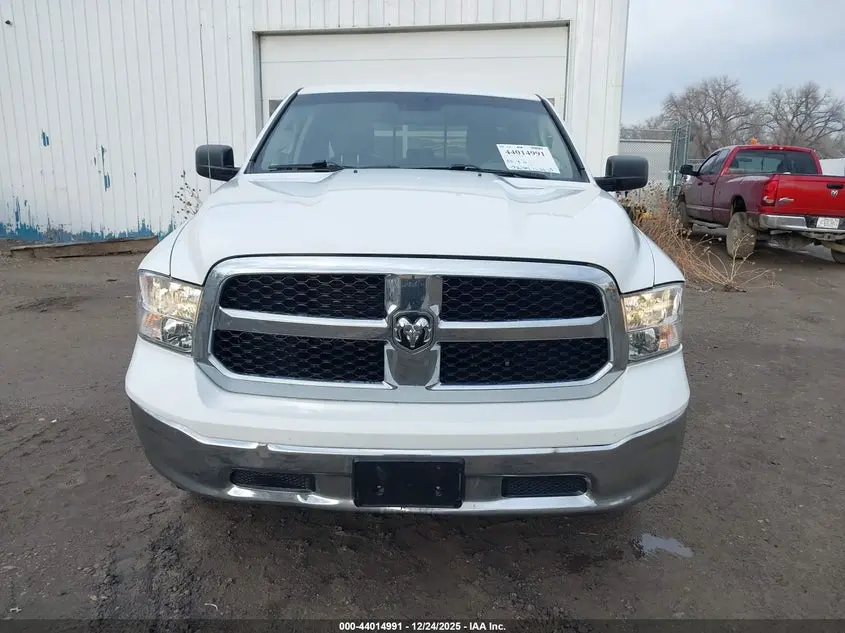 2017 RAM 1500 SLT  4X4 6'4 BOX