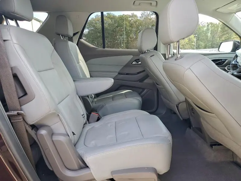 2020 CHEVROLET TRAVERSE LT  