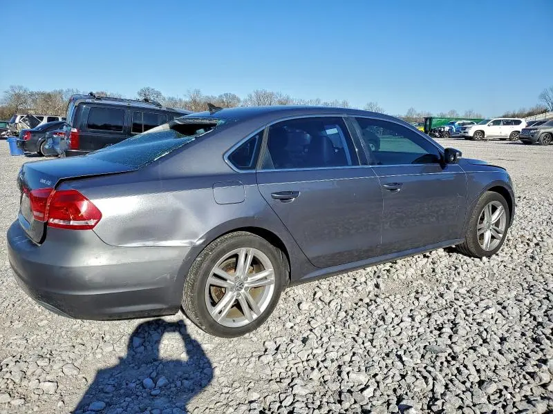 2015 VOLKSWAGEN PASSAT SE  