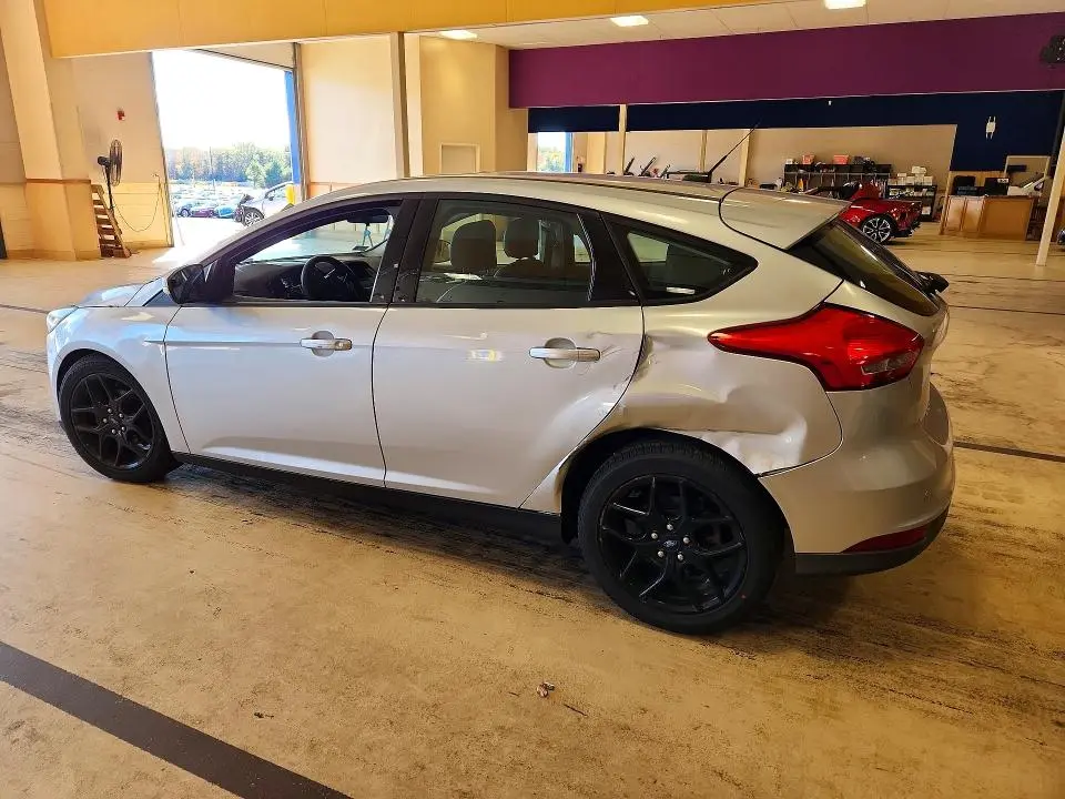 2016 FORD FOCUS SE  
