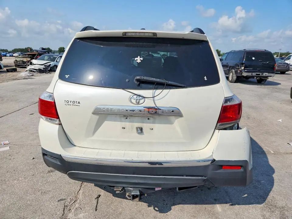2011 TOYOTA HIGHLANDER BASE  