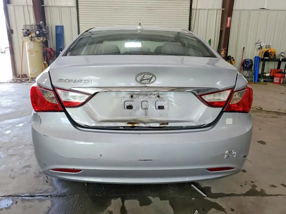 2011 HYUNDAI SONATA GLS  