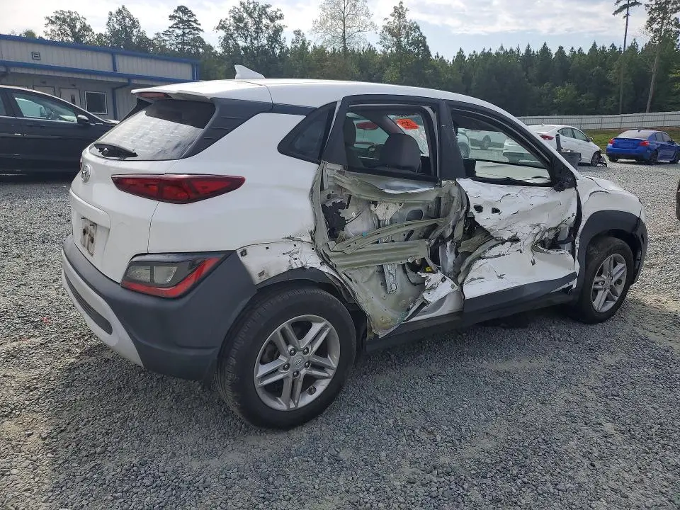 2022 HYUNDAI KONA SE  