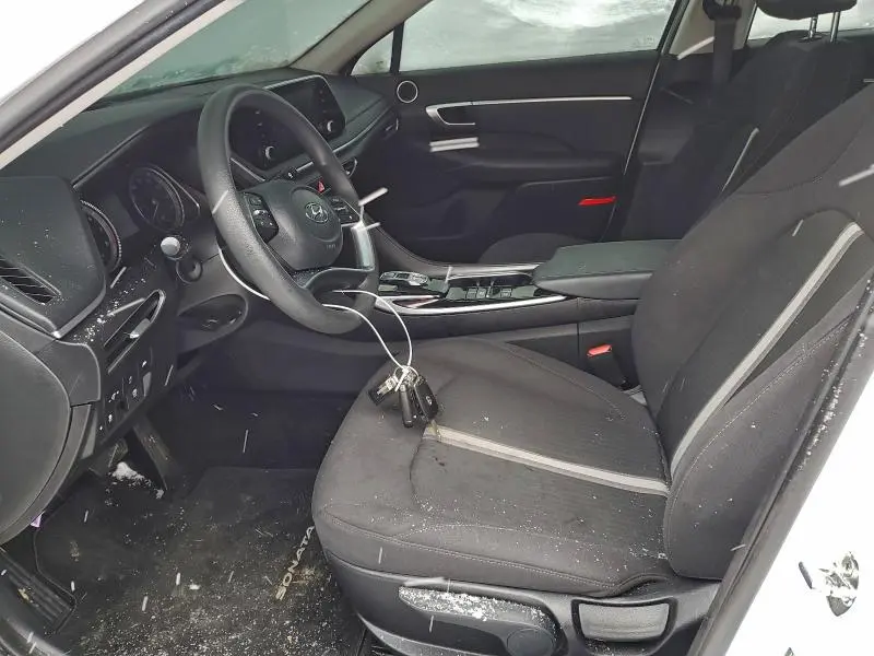 2023 HYUNDAI SONATA SE  