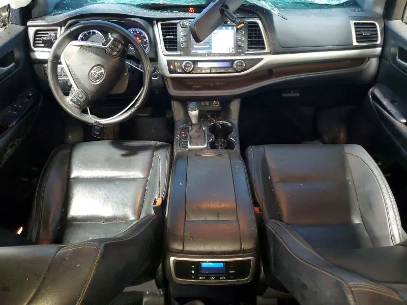 2017 TOYOTA HIGHLANDER XLE  