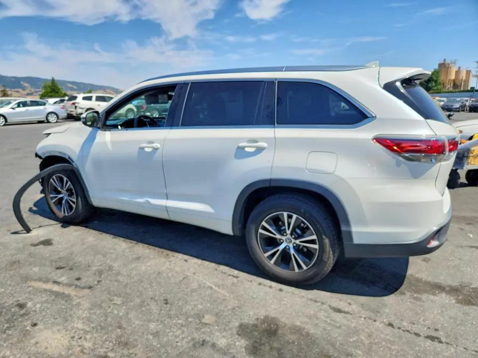 2016 TOYOTA HIGHLANDER XLE  