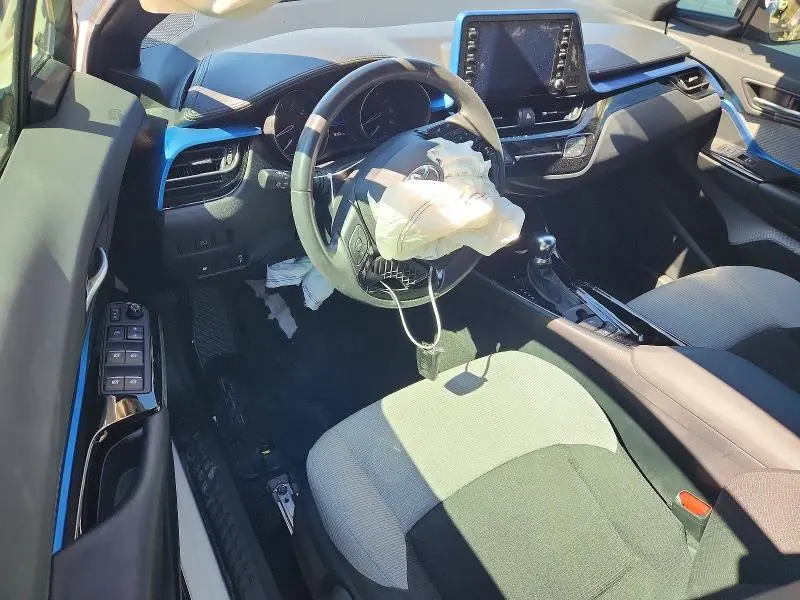 2019 TOYOTA C-HR XLE  