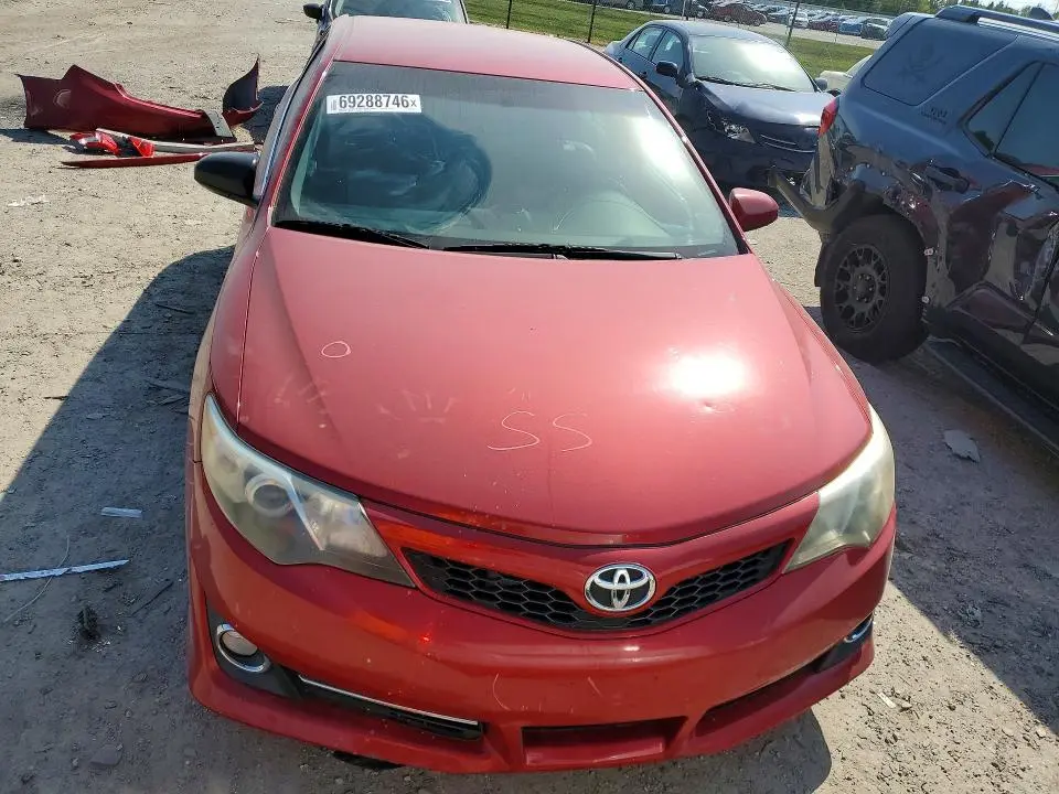 2013 TOYOTA CAMRY SE  