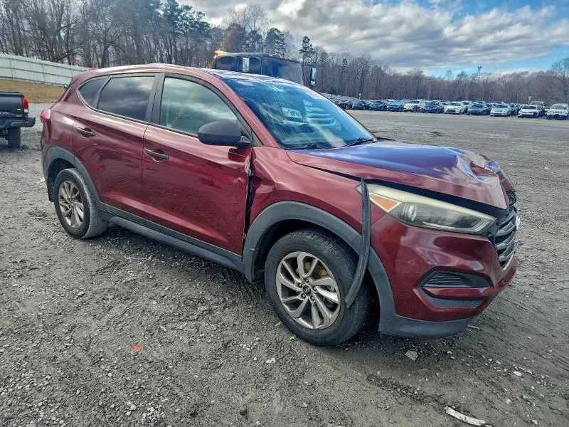 2016 HYUNDAI TUCSON SE  