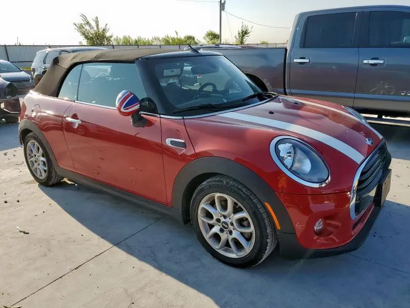 2018 MINI COOPER   