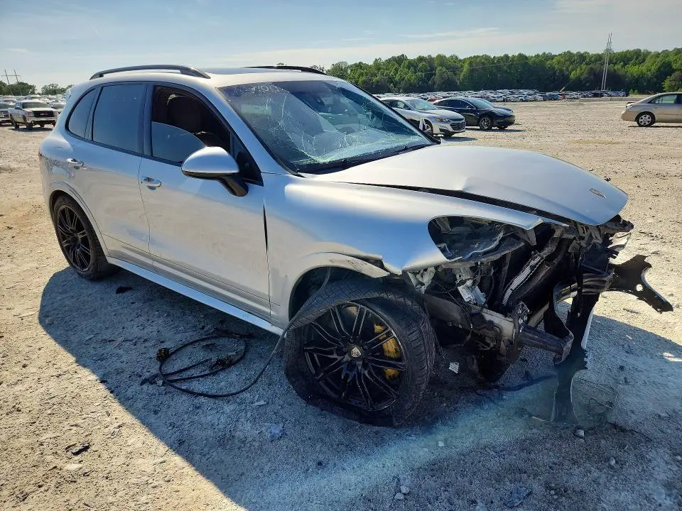 2013 PORSCHE CAYENNE GTS  