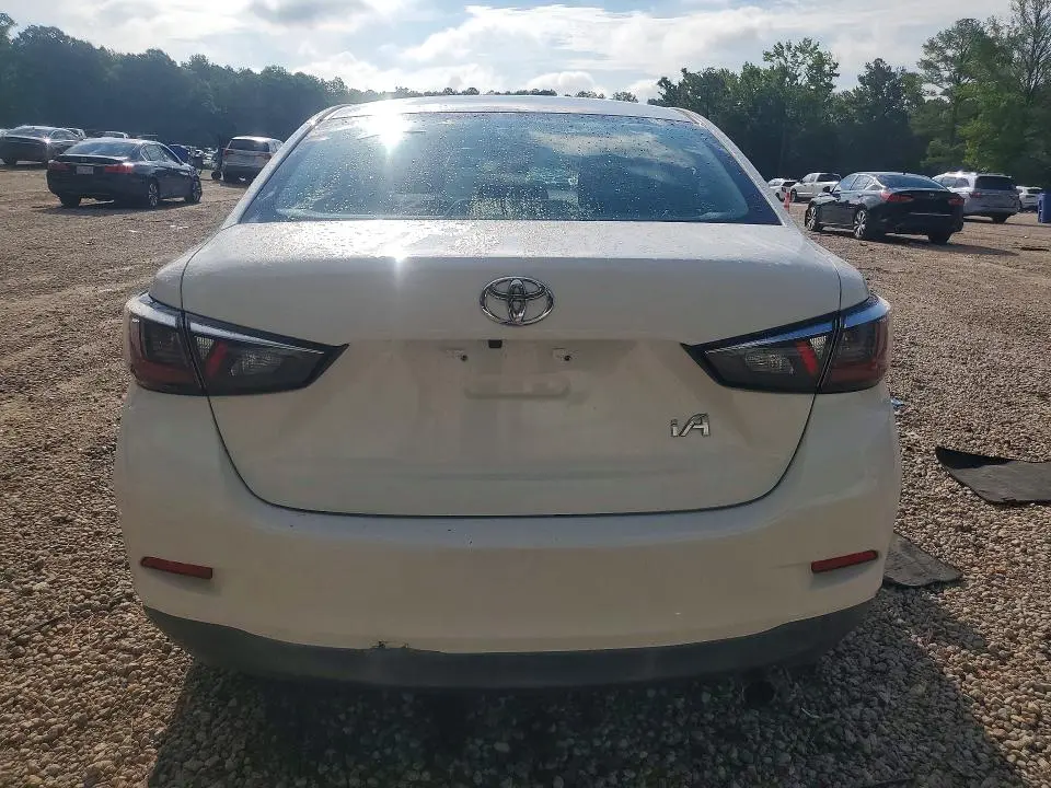 2017 TOYOTA YARIS IA BASE  