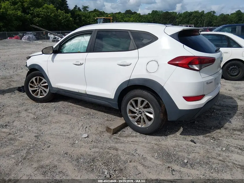 2016 HYUNDAI TUCSON SE