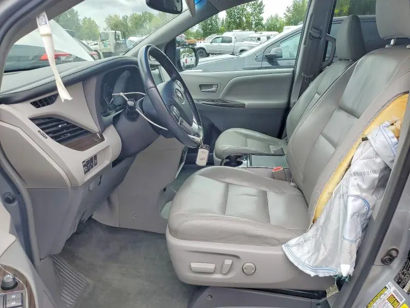 2017 TOYOTA SIENNA XLE 8-PASSENGER  
