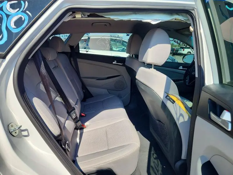 2019 HYUNDAI TUCSON SE  