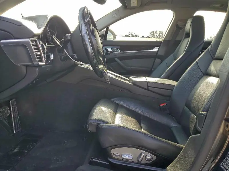 2016 PORSCHE PANAMERA 2  