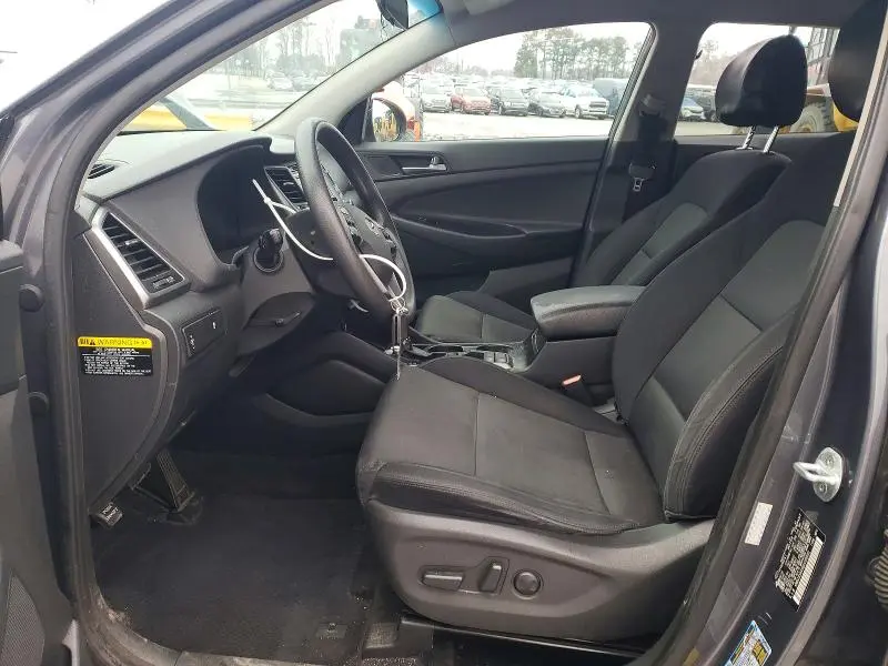 2016 HYUNDAI TUCSON SE  