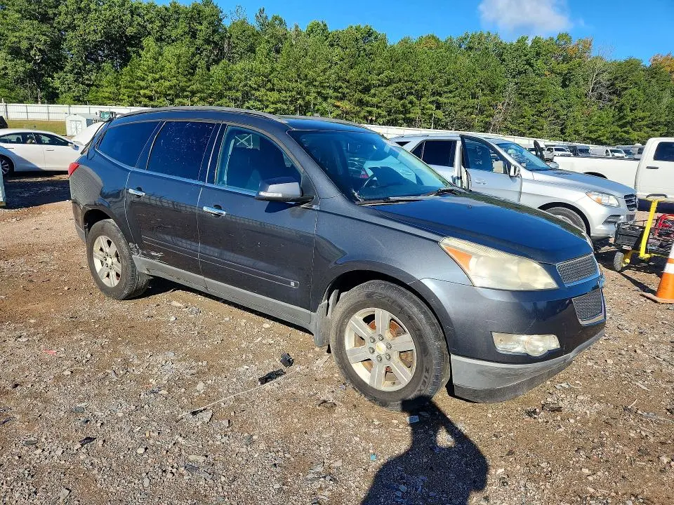 2010 CHEVROLET TRAVERSE LT  