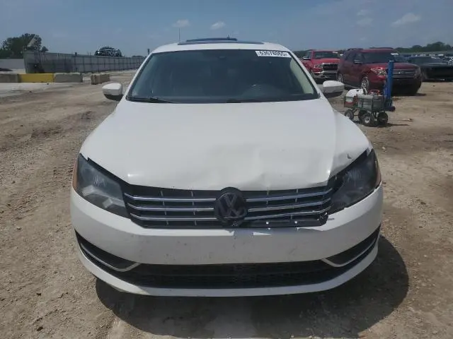 2015 VOLKSWAGEN PASSAT SE  
