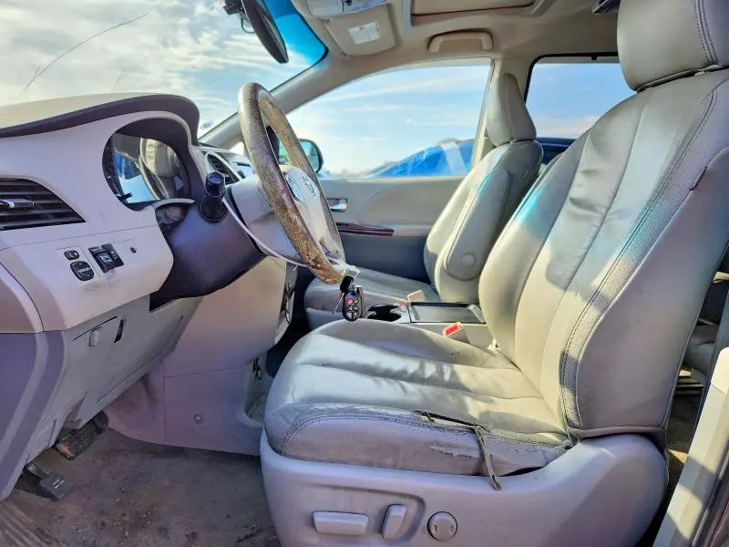 2011 TOYOTA SIENNA XLE 8-PASSENGER  