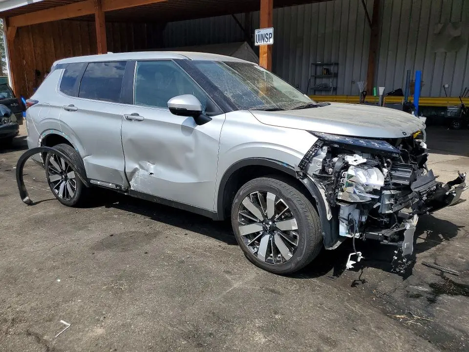 2025 MITSUBISHI OUTLANDER SE  