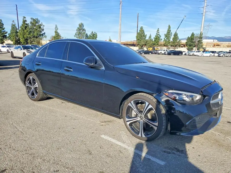 2025 MERCEDES-BENZ C 300  
