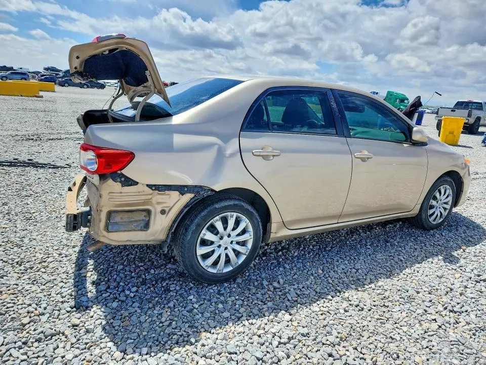 2012 TOYOTA COROLLA LE  