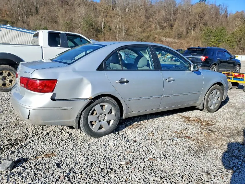 2010 HYUNDAI SONATA GLS  