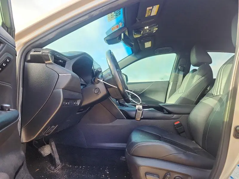 2021 TOYOTA VENZA XLE  