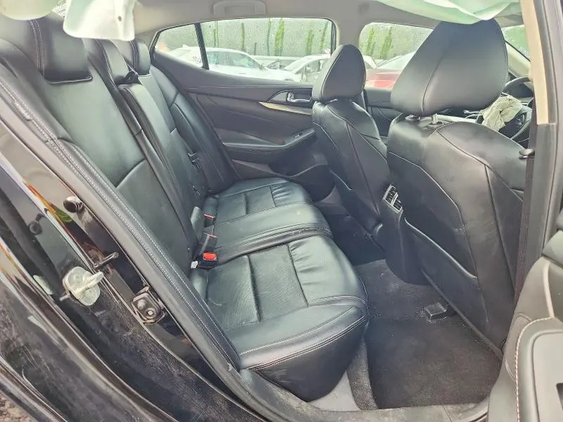2021 NISSAN MAXIMA SV  