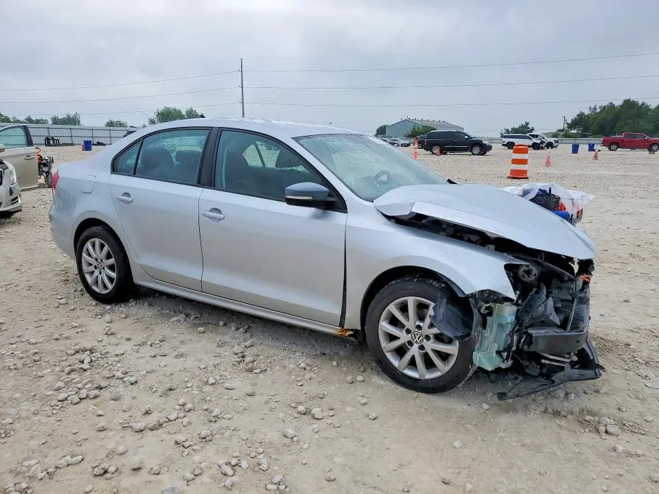 2011 VOLKSWAGEN JETTA SE  