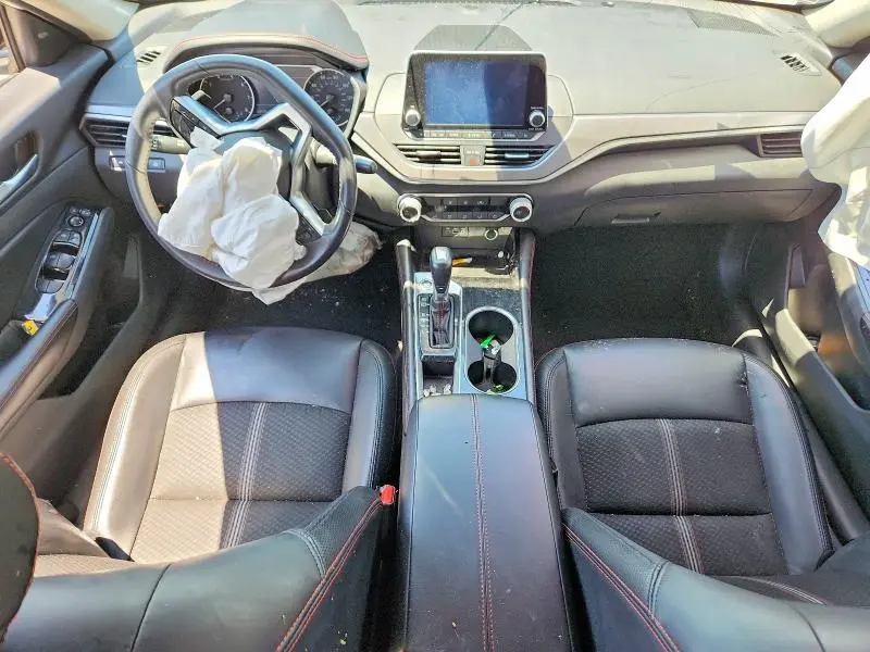 2024 NISSAN ALTIMA SR  