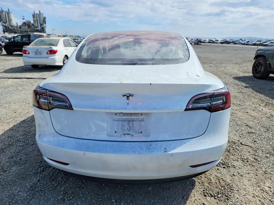 2018 TESLA MODEL 3   