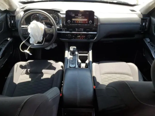 2024 NISSAN PATHFINDER SV  