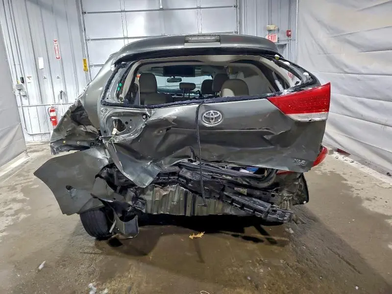 2011 TOYOTA SIENNA XLE  
