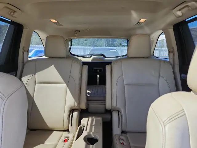 2017 TOYOTA HIGHLANDER SE  