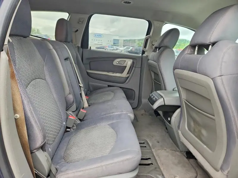 2012 CHEVROLET TRAVERSE LS  