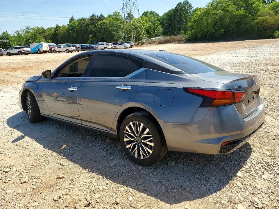 2024 NISSAN ALTIMA SV  