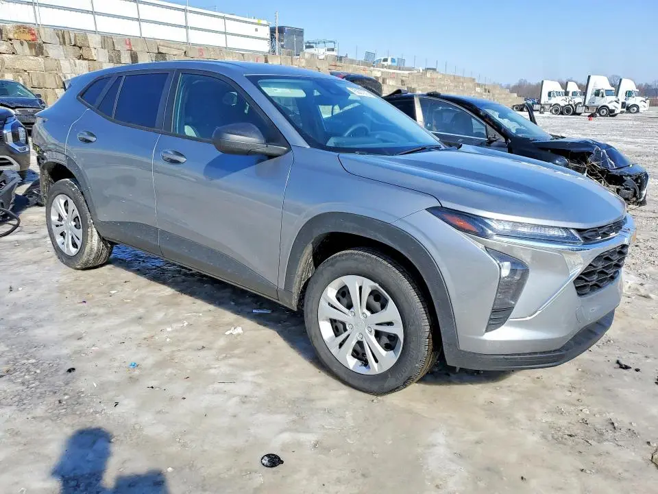 2025 CHEVROLET TRAX LS  